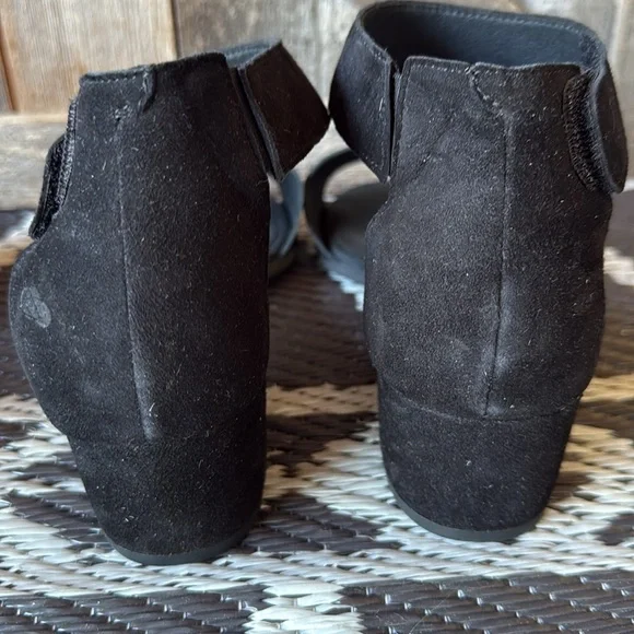 * NWOT*Cloud Footwear | Kenzie Block Heels - Picture 10 of 10